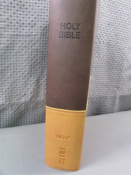 Like New Large Print Church Bible with Leatherette Cover