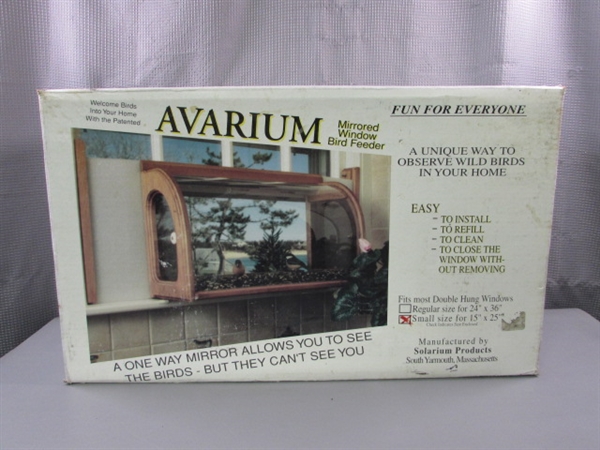 Avarium - Mirrored Window Bird Feeder