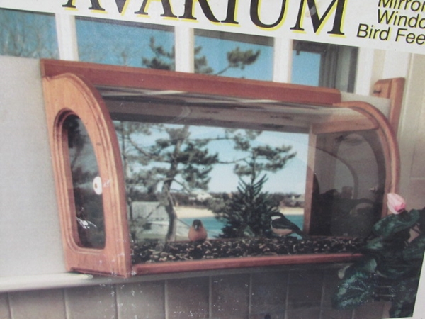 Avarium - Mirrored Window Bird Feeder