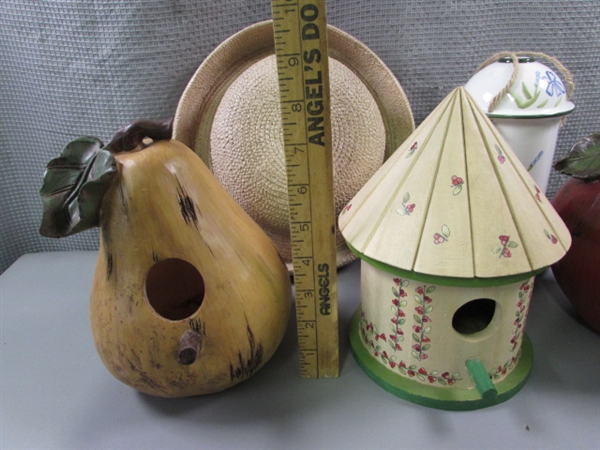 Assorted Birdhouses & A Feeder