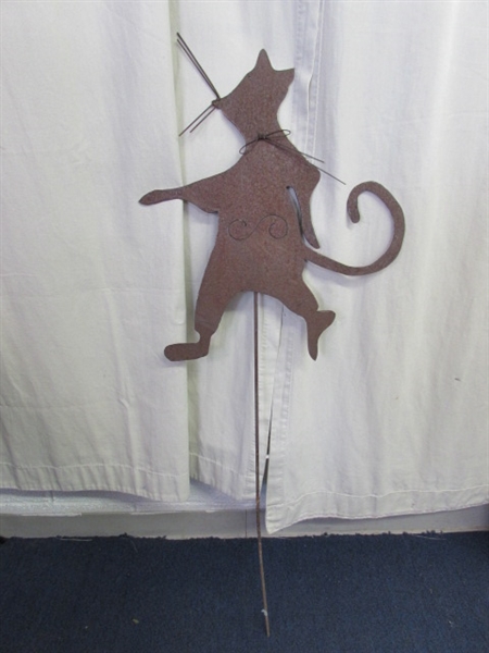 Rustic Mouse Yard Art