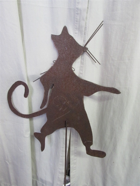 Rustic Mouse Yard Art