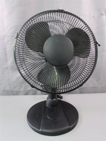 2 Table Fans