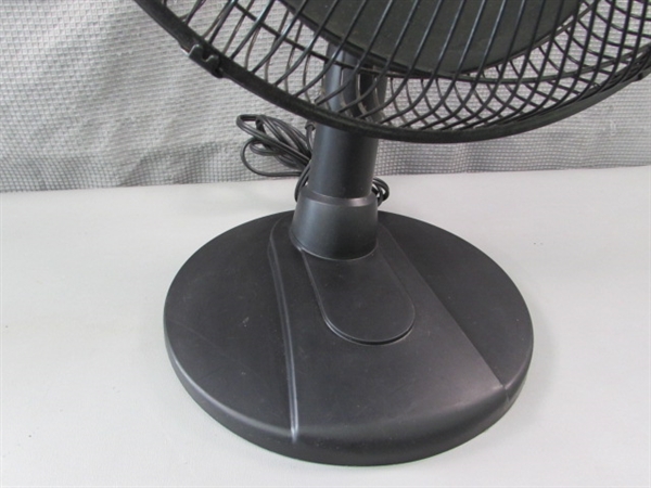 2 Table Fans