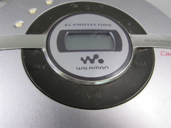 Sony CD Walkman w/Headphones & Batteries