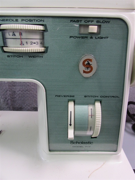 Singer Scholastic Model 717 Sewing Machine