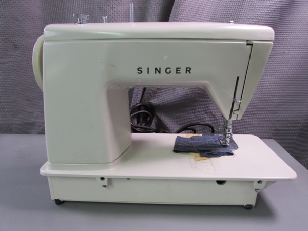 Singer Scholastic Model 717 Sewing Machine