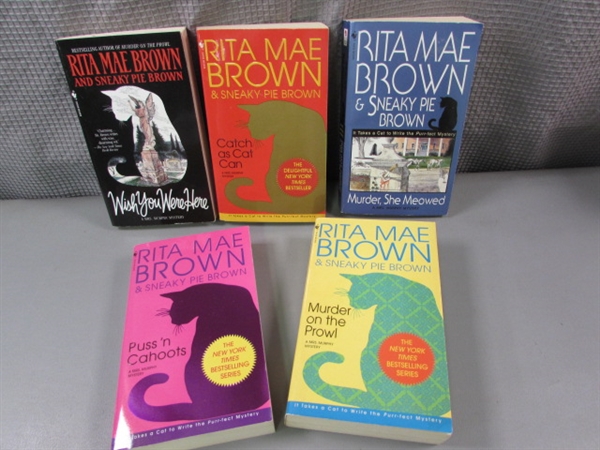 22 Book Collection Rita Mae Brown & Sneaky Pie Brown 