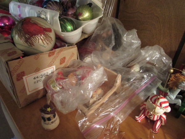 ASSORTED CHRISTMAS ORNAMENTS, BELLS AND DECOR