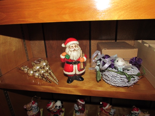 ASSORTED CHRISTMAS ORNAMENTS, BELLS AND DECOR