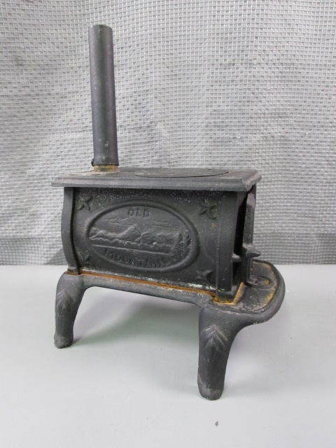 Antique Small Cast Iron Old Mountain Stove Approx 10 Wide 