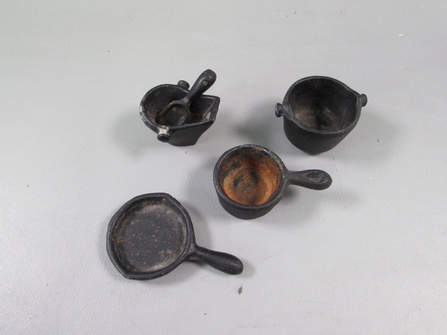 Lot Detail - Old Mountain Miniature Cast Iron Stove and Accessories