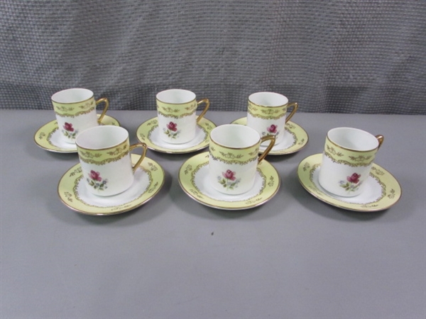 Saji Fine China Teacups and Saucers