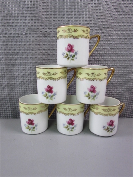 Saji Fine China Teacups and Saucers