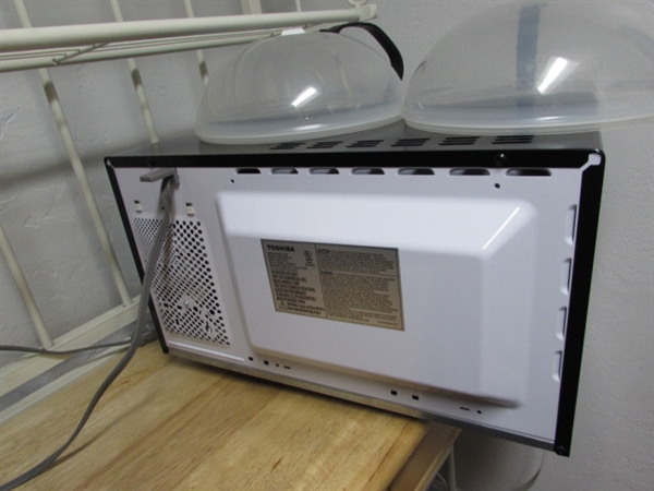 Toshiba Microwave w/ Plastic Covers