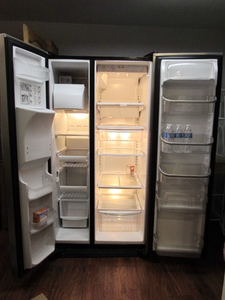Frigidaire Electrolux Side by Side Refrigerator/Freezer