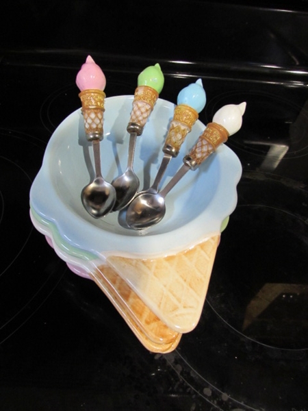 Set of 4 PAI Ice Cream Dishes w/ Matching Spoons
