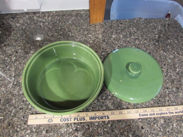 Bauer 9 Pottery Casserole Dish W/Lid