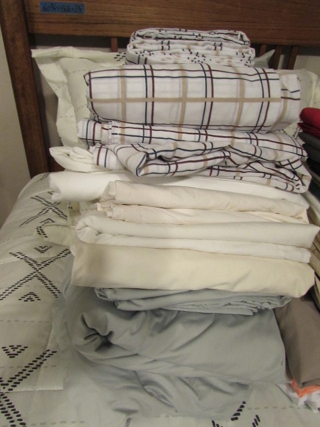 Queen Size: Sheets, Pillowcases, & Blankets