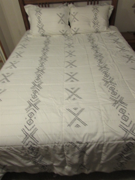 Queen Size: Sheets, Pillowcases, & Blankets