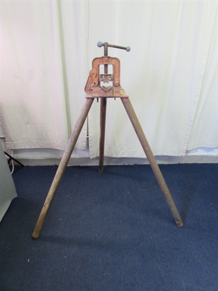 Vintage NYE Tripod Pipe Vise Clamp