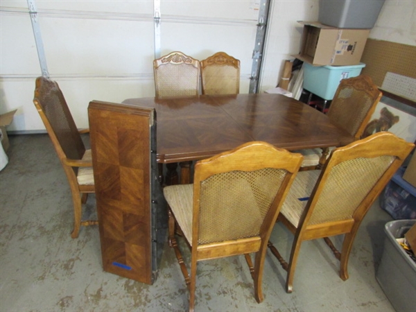 Vintage Solid Wood Dining Table W/6 Chairs