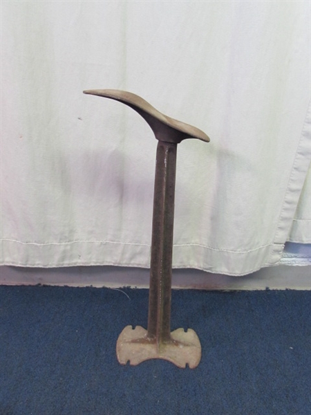 Vintage Malleable C4 Cast Iron Cobblers Shoe Repair Form Stand