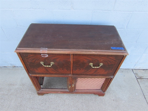 Vintage/Antique Zenith Phonograph cabinet with Turntable