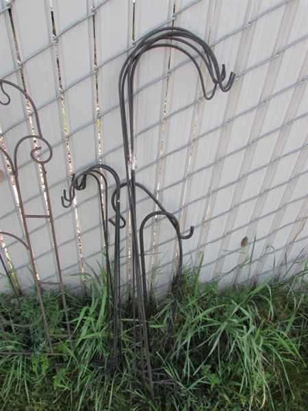 Plant Hangers & Wire Trellis