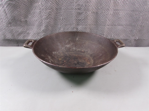 American Camper 12 Cast Iron Wok