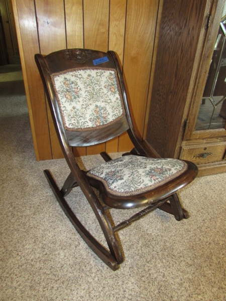 VINTAGE FOLDING ROCKING CHAIR - ESTATE