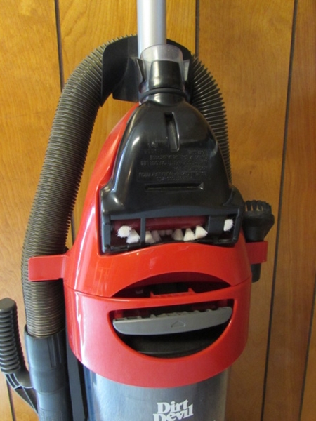 DIRT DEVIL ULTRA VISION BAGLESS VACUUM CLEANER - ESTATE