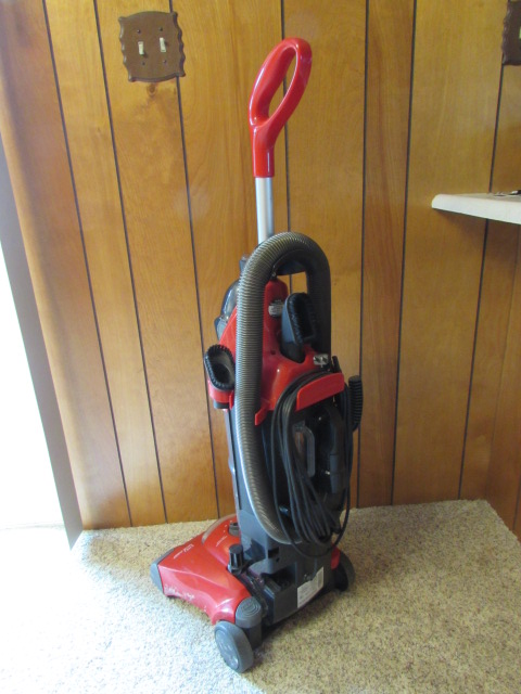 Lot Detail - DIRT DEVIL ULTRA VISION BAGLESS VACUUM CLEANER - ESTATE