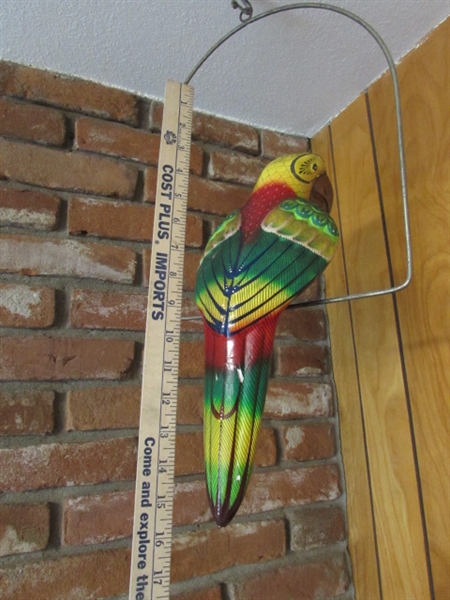 CERAMIC MEXICAN MADE PARROT - ESTATE