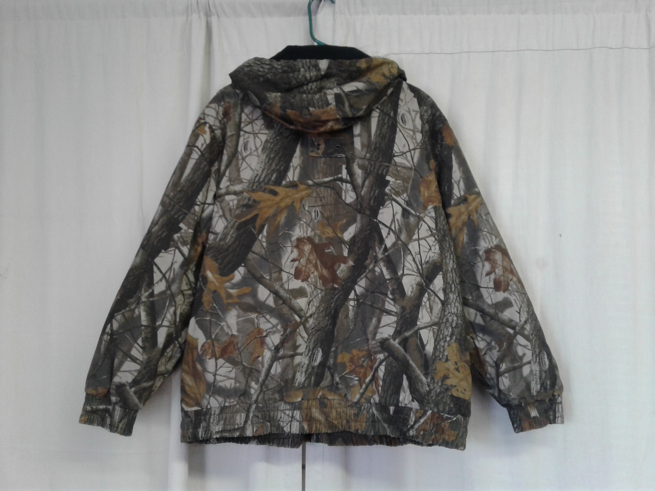 Lot Detail - Outfitter's Ridge XL Camo Jacket