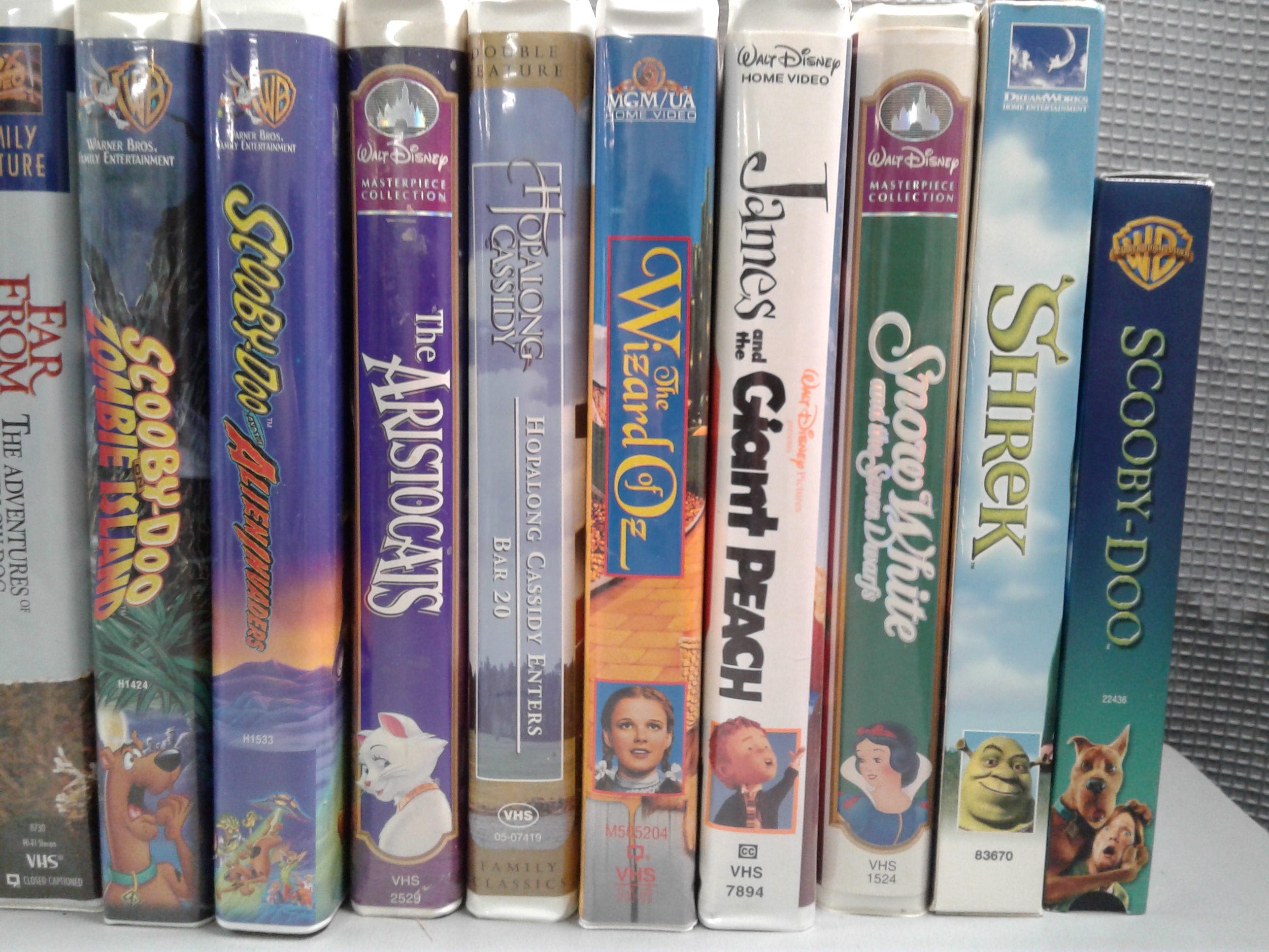 Lot Detail - Collection of VHS Tapes-Many Children's Movies-1 New