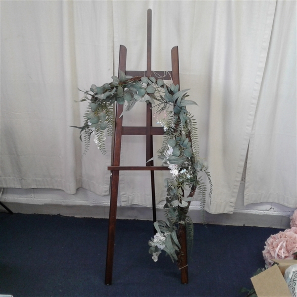 Dark Wood Easel W/Flowers