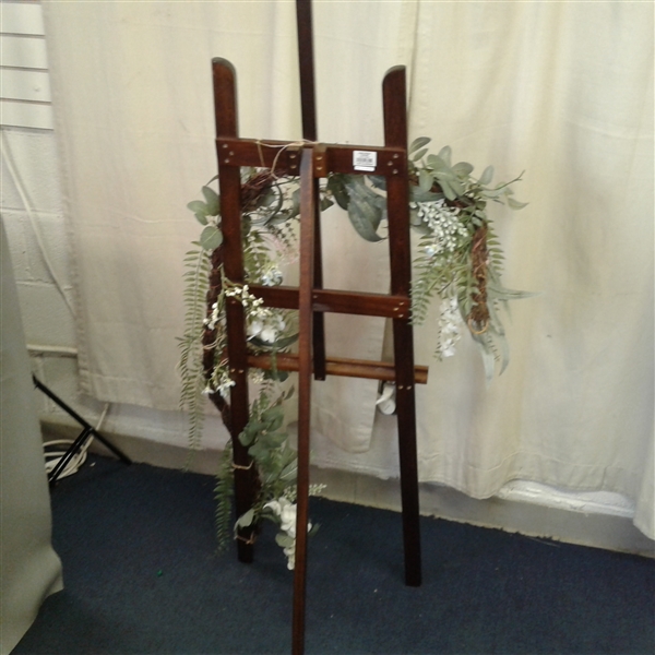 Dark Wood Easel W/Flowers