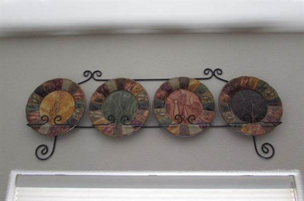 Set of 4 Toyo Plates by Raymond Waites w/Wall Hanging