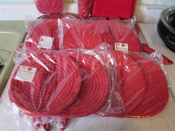 CeraPan Perfect Grip Pans, Ritz Mitz Pocket Mitz, Woven Trivets, red Kitchen Utensils, & More