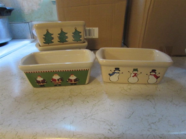 New-Lot of Small Baking Loaf Pans- Holidays