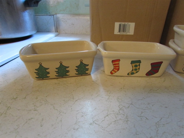 New-Lot of Small Baking Loaf Pans- Holidays