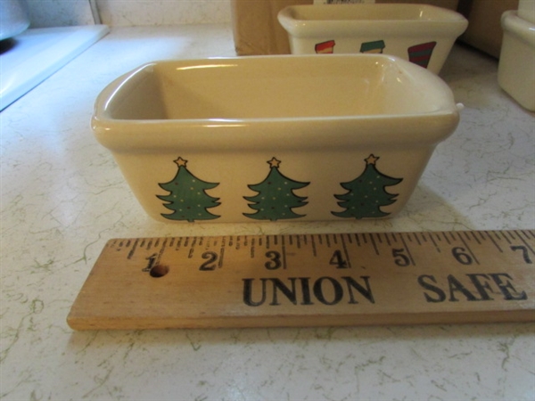 New-Lot of Small Baking Loaf Pans- Holidays