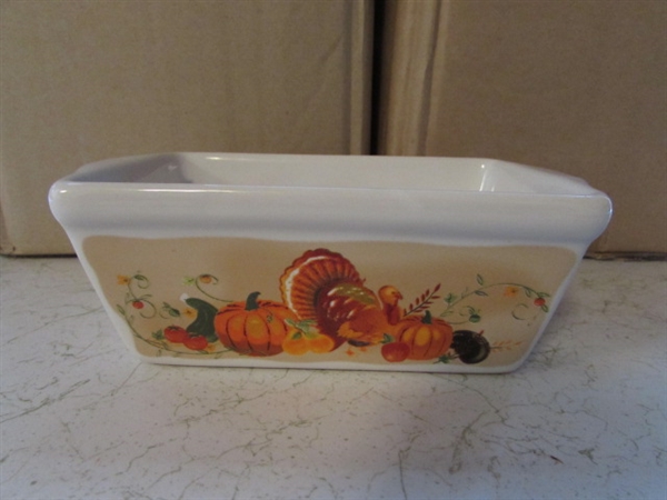 New-Lot of Small Baking Loaf Pans- Holidays