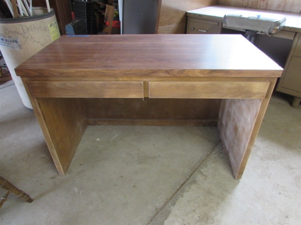 Vintage Desk w/2 Drawers