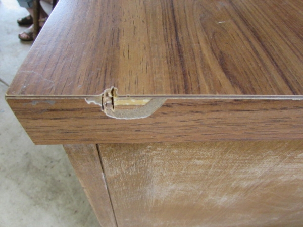 Vintage Desk w/2 Drawers