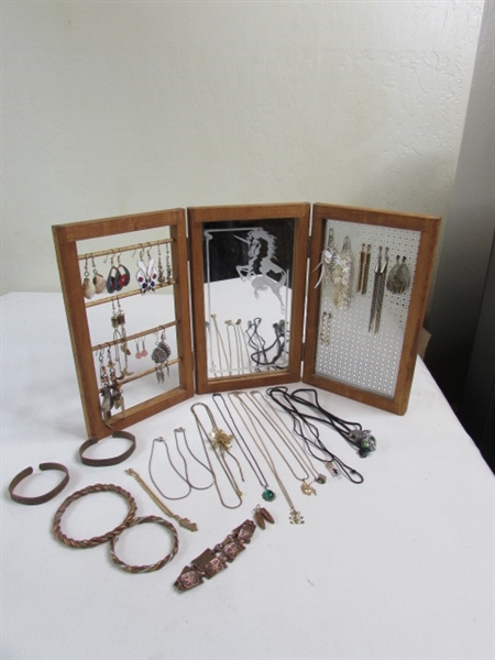 Jewelry Collection with Unicorn Jewelry Mirror Holder- Some 925.