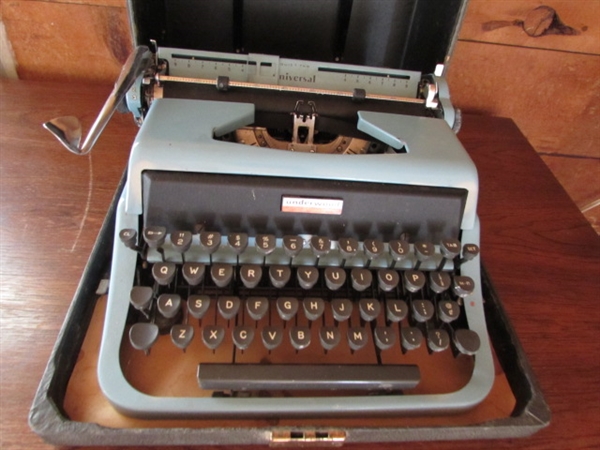 Vintage Universal Underwood Golden Touch Blue Typewriter in Case