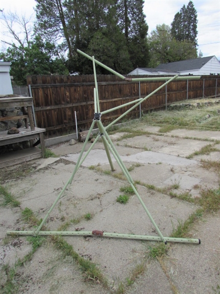 Large Umbrella Clothesline