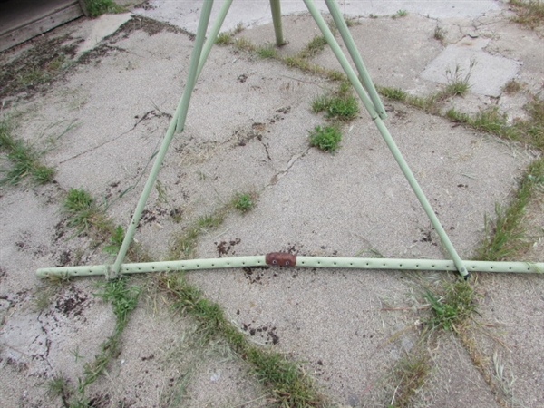 Large Umbrella Clothesline